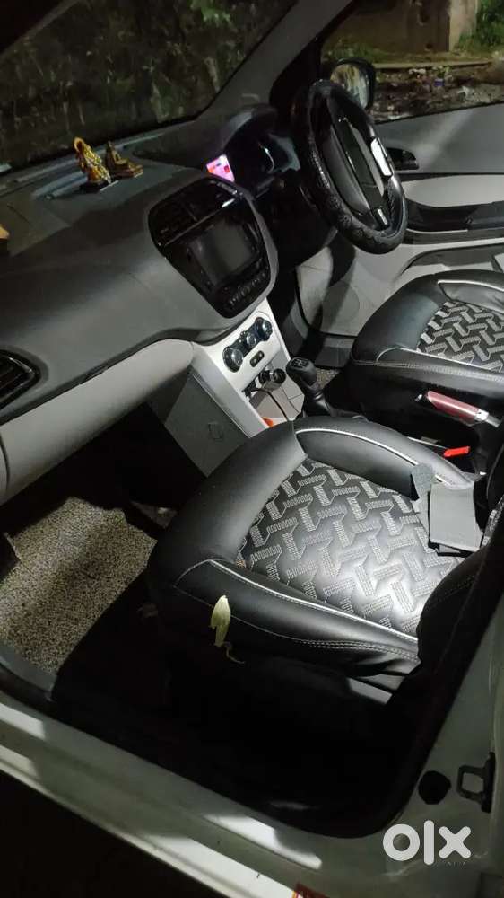 Tata Tiago Xt Icng 2025 Car