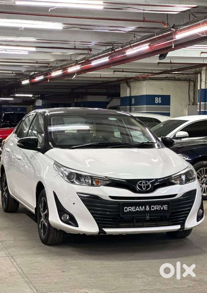 Toyota Yaris V Cvt, 2020, Petrol