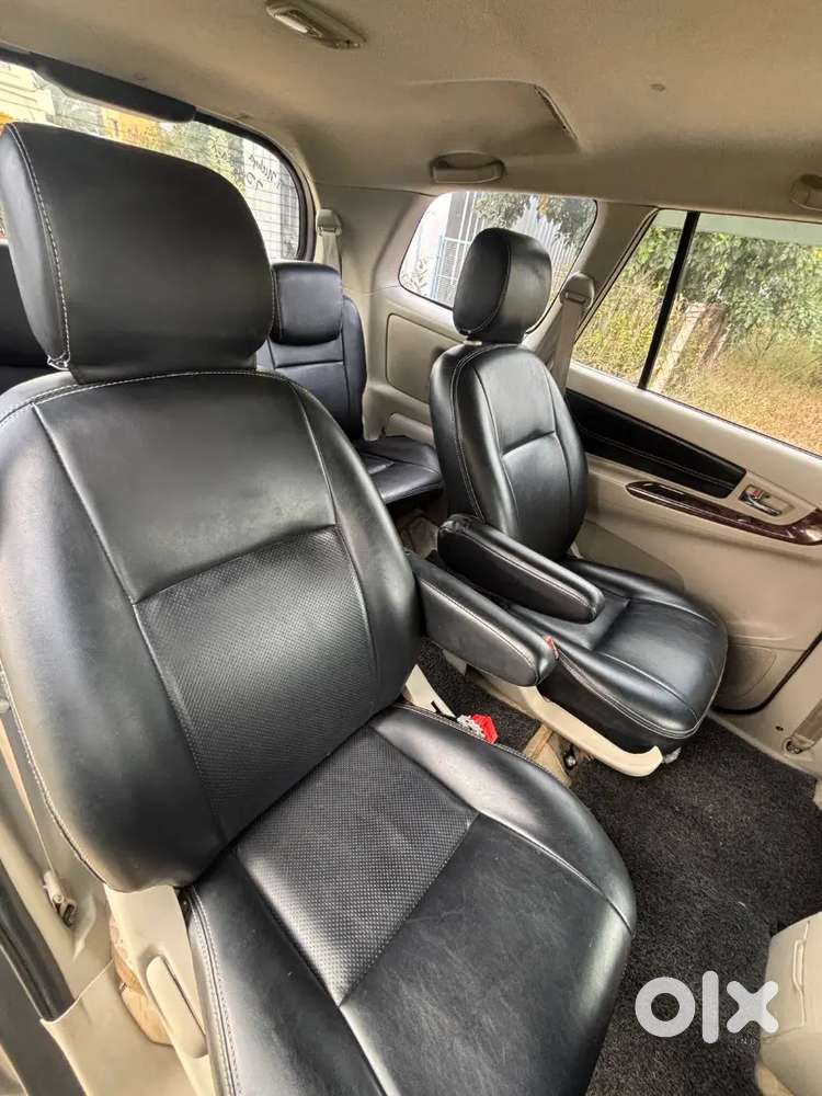 Toyota Innova 2012 Diesel 215000 Km Driven