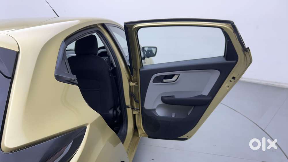 Tata Altroz Xz, 2020, Petrol