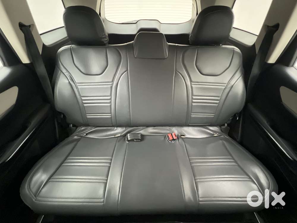 Mahindra Xuv700 2.2 Ax 5 Diesel At Str, 2022, Diesel