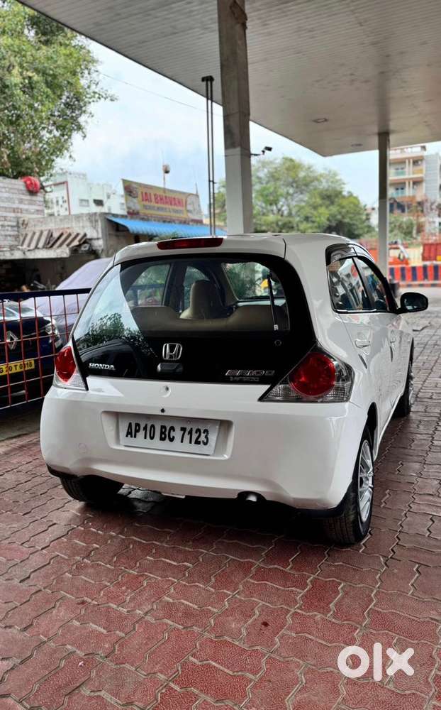 Honda Brio 2013 Petrol Car