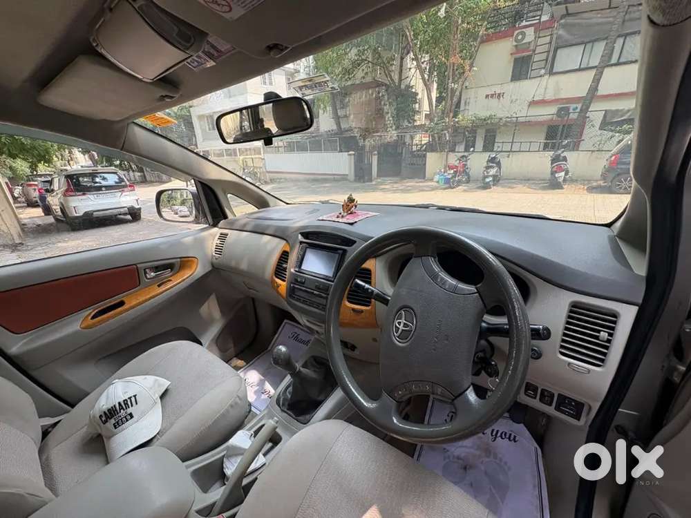 Toyota Innova 2.5 V 2011