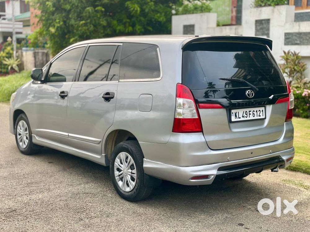 Toyota Innova 2.5 Gx (diesel) 8 Seater Bs Iv, 2015, Diesel