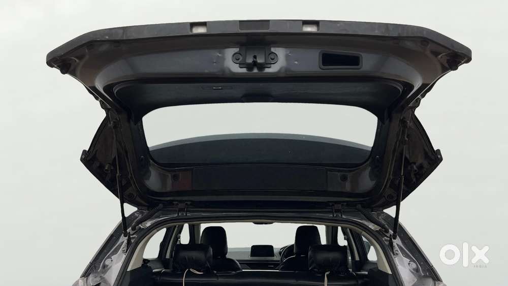Tata Nexon Pure (s) 1.2 Petrol 6amt, 2024, Petrol