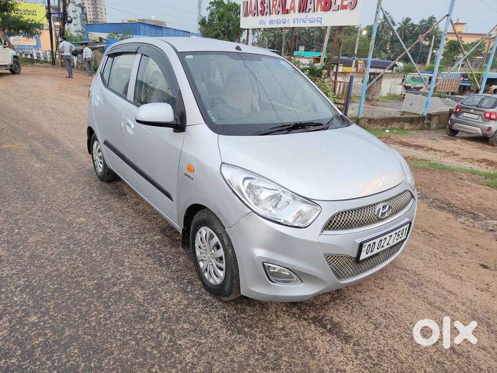 Hyundai I10 Sportz, 2016, Petrol