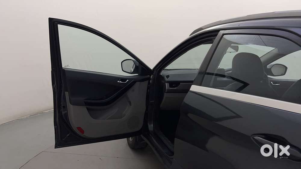 Tata Nexon 1.2 Revotron Xza Plus (l), 2019, Petrol