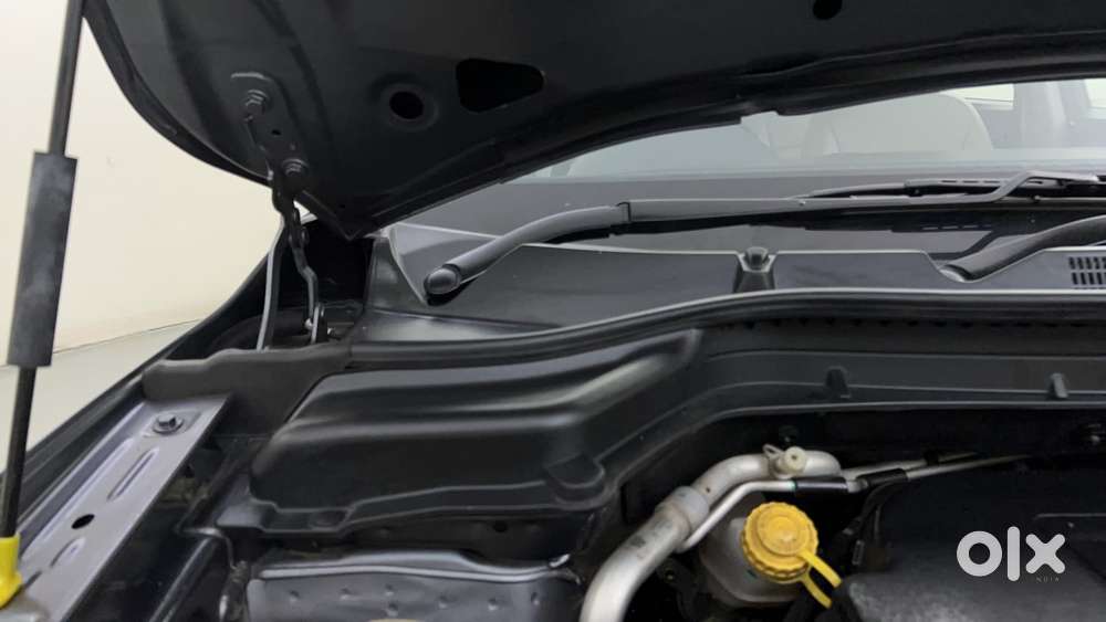 Mahindra Xuv300 W8 Option, 2022, Petrol