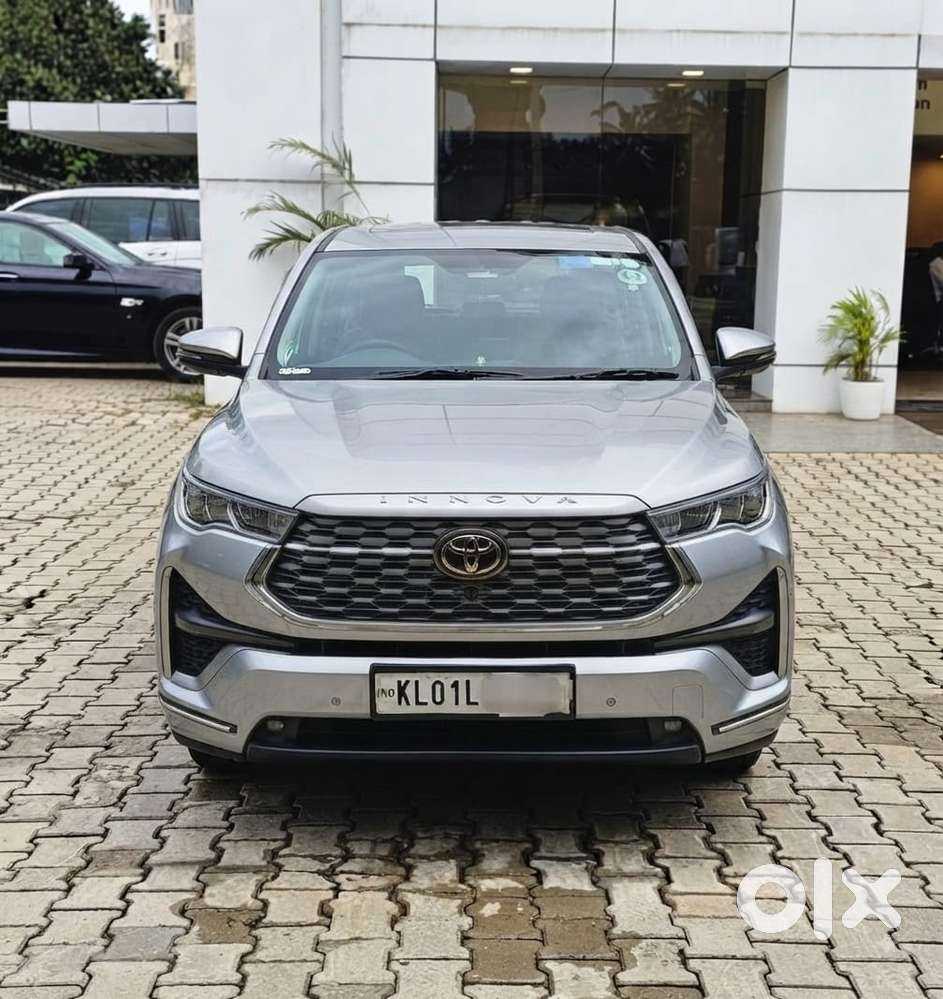 Toyota Innova Hycross 2.0 Zx Hybrid 7 Str, 2023, Petrol