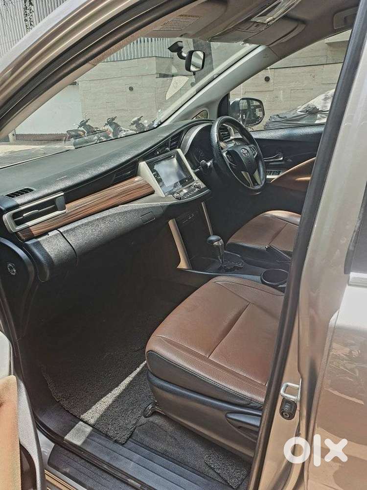 Toyota Innova Crysta 2.8z Automatic, 2017, Diesel