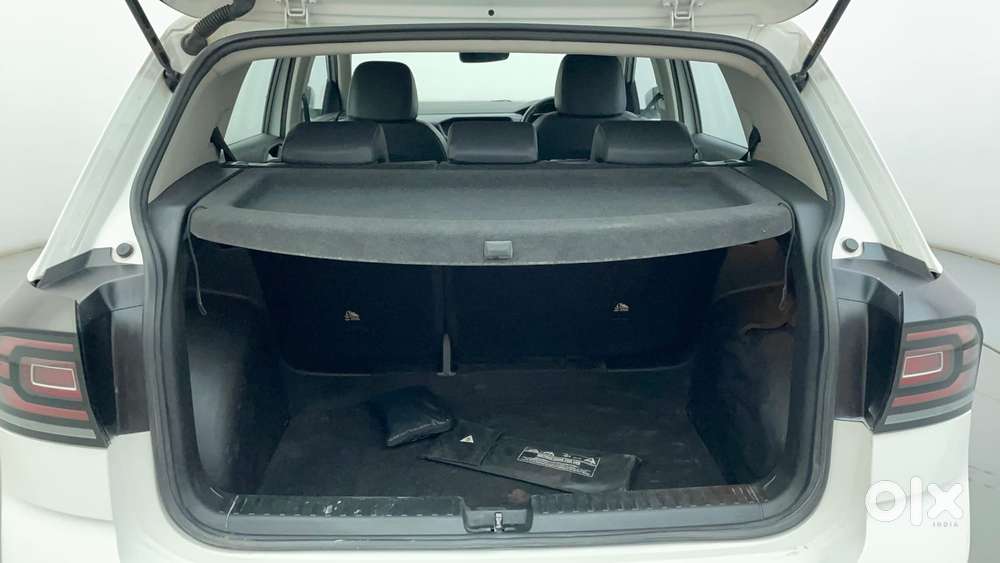 Volkswagen Taigun Topline 1.0 Tsi At (electric Seats), 2023, Petrol