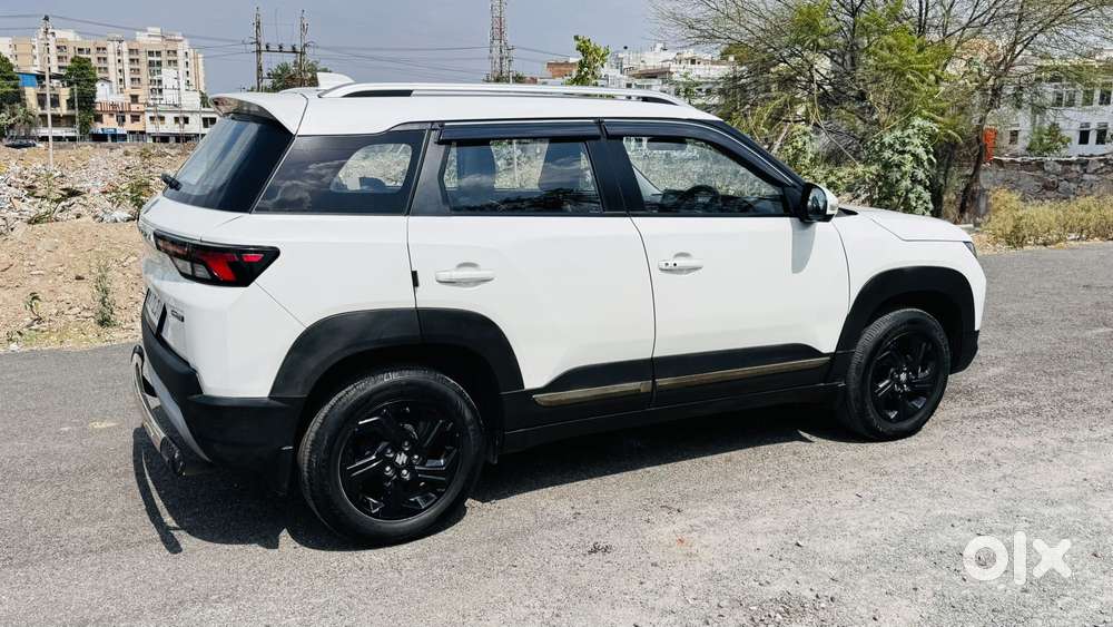 Maruti Suzuki Brezza 1.5 Zxi Smart Hybrid, 2022, Petrol
