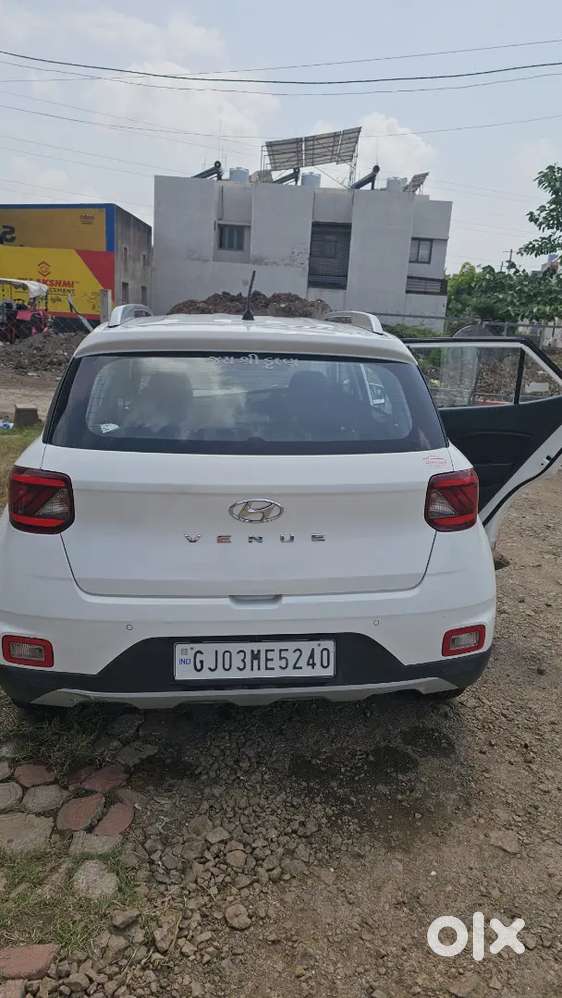 Hyundai Venue 2022 Cng & Hybrids 75000 Km Driven