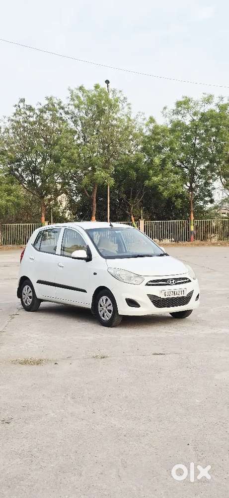 Hyundai I10 2013 Petrol Well Maintained Genuine 23000 Kilometer