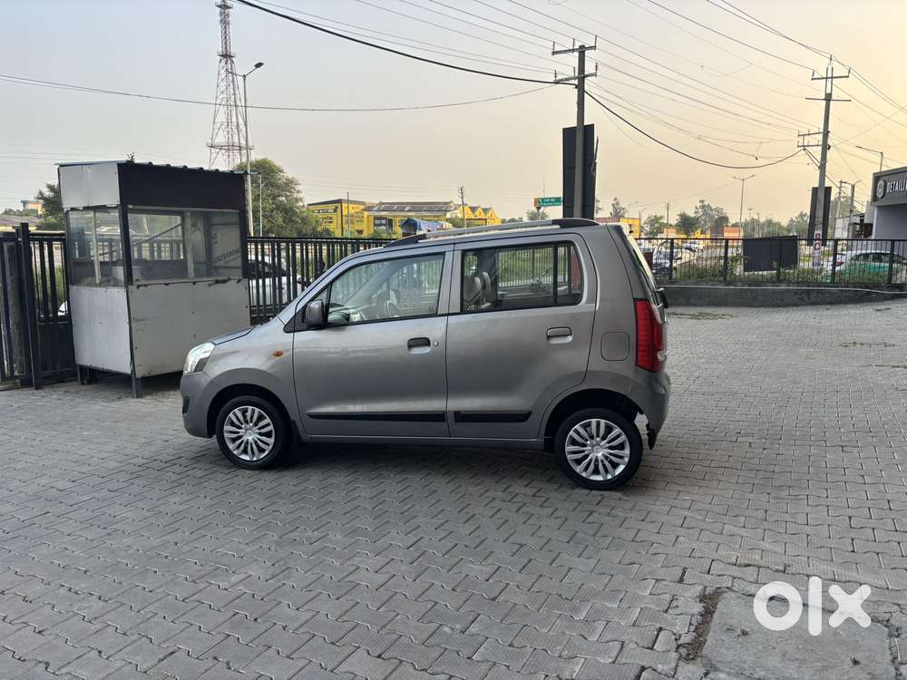 Maruti Suzuki Wagon R Amt Vxi Option, 2018, Petrol