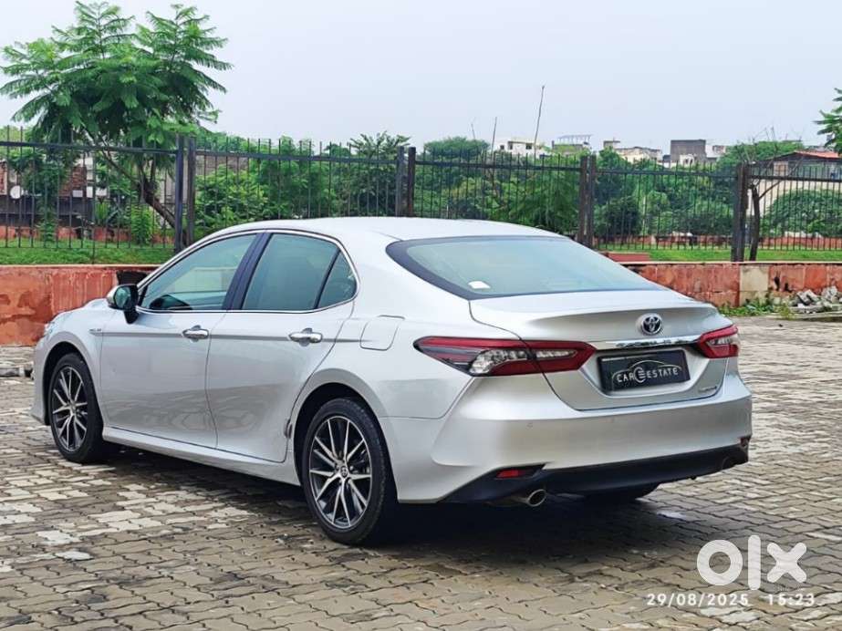 Toyota Camry Hybrid, 2024, Cng & Hybrids