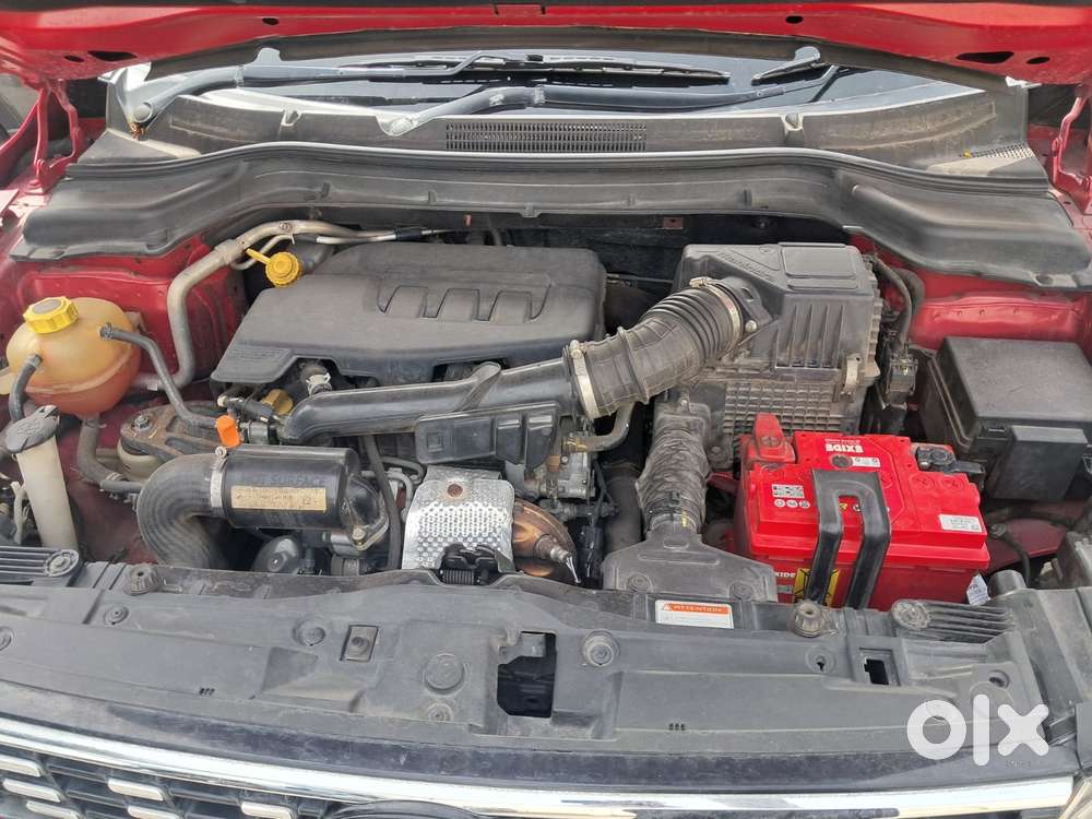 Mahindra Xuv300 W8, 2022, Petrol