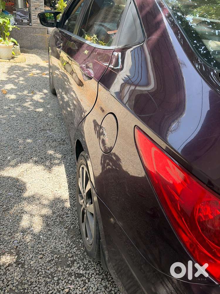 Hyundai Verna Petrol 2012