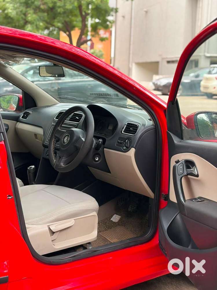 Volkswagen Polo Petrol Highline 1.2l, 2011, Petrol