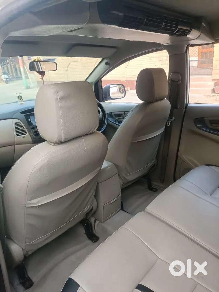 Toyota Innova 2011