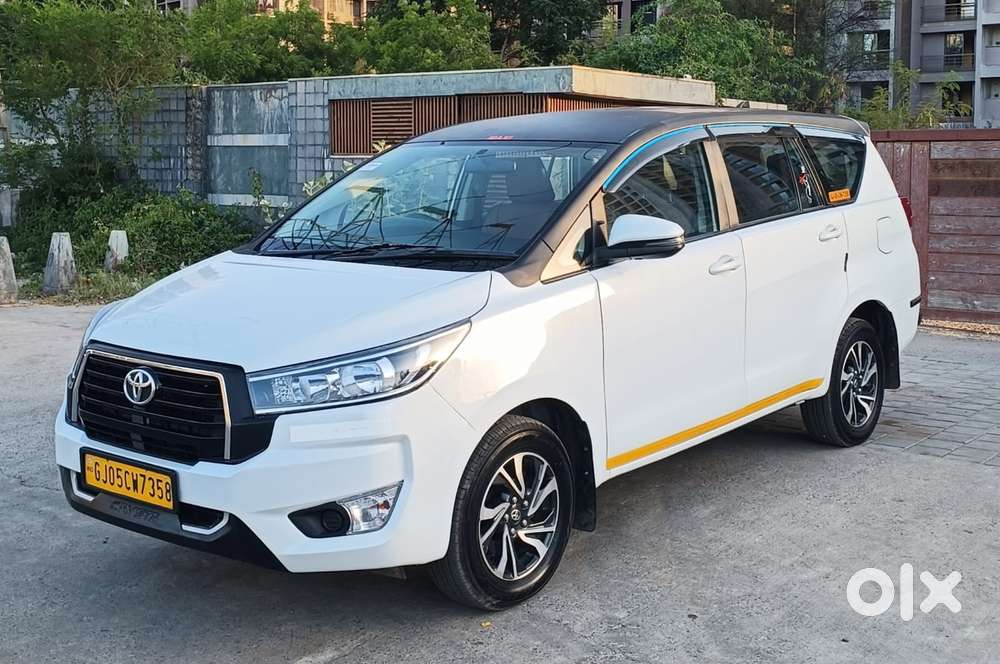 Toyota Innova Crysta 2.4 G Mt, 2023, Diesel