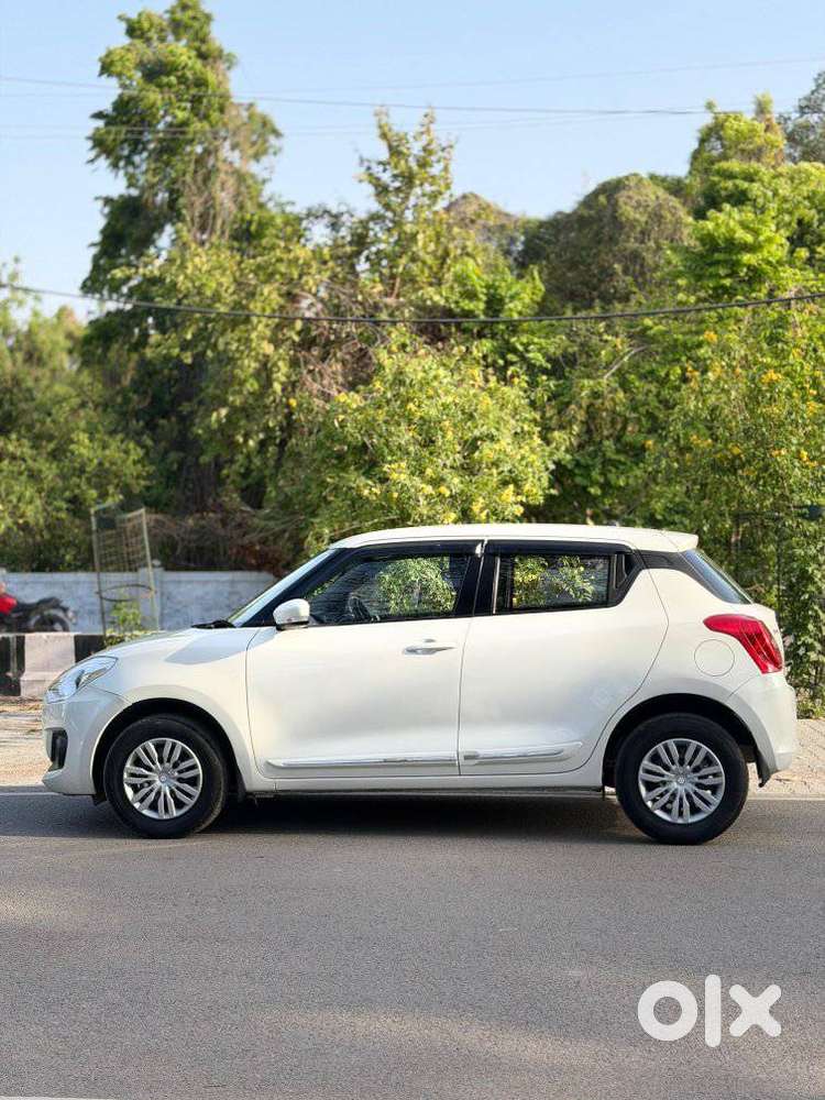 Maruti Suzuki Swift Vxi 1.2 Abs Bs-iv, 2018, Petrol