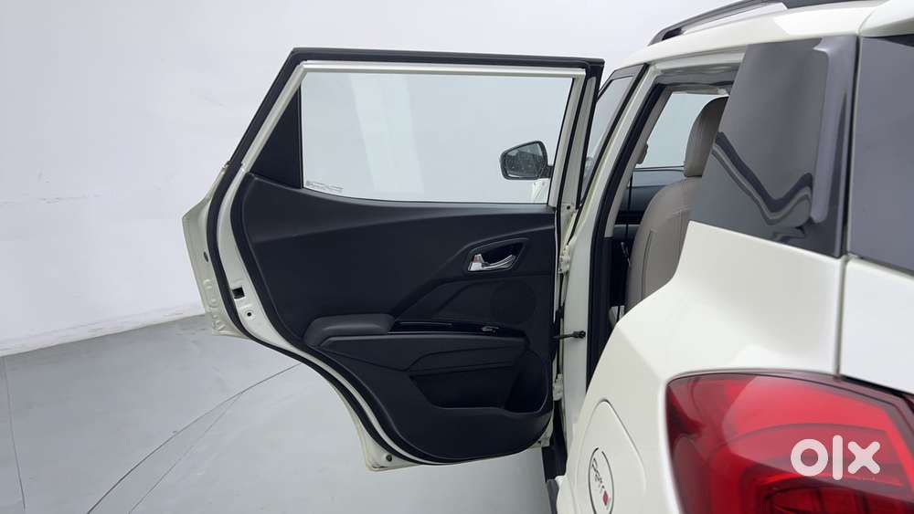 Mahindra Xuv300 W8 Amt Optional Diesel, 2023, Petrol