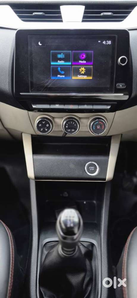Renault Triber Rxz, 2022, Petrol