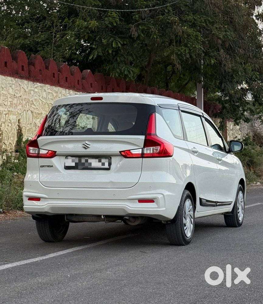 Maruti Suzuki Ertiga 2022-2023 Vxi Cng, 2022, Cng & Hybrids