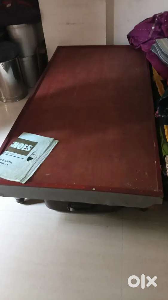 Single bed sag wood / Godrej cupboard