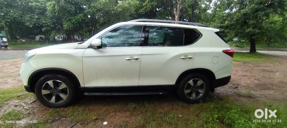 Mahindra Alturas G4 4wd 2019
