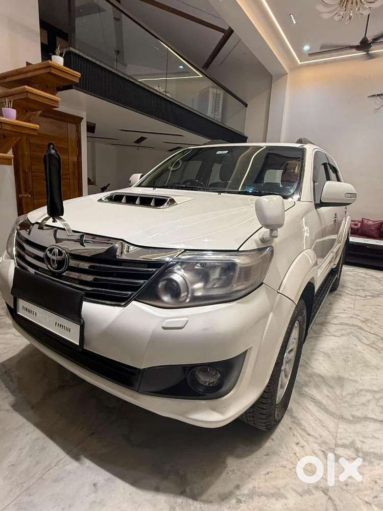 Toyota Fortuner Diesel Car 2015 Brand New Condition