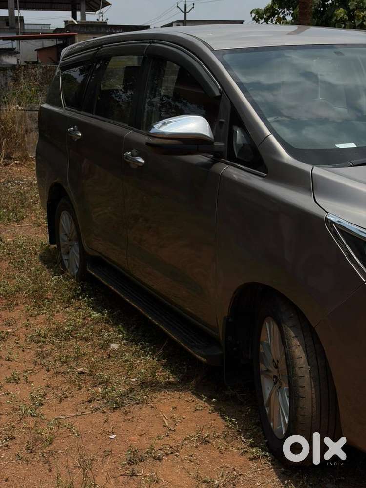 Toyota Innova Crysta 2016 Diesel Well Maintained