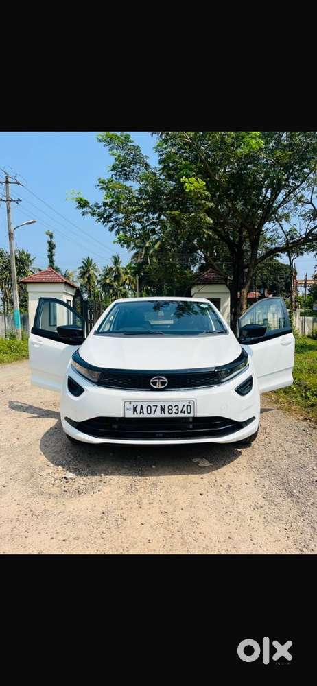 Tata Altroz Petrol & Cng Manual 2023