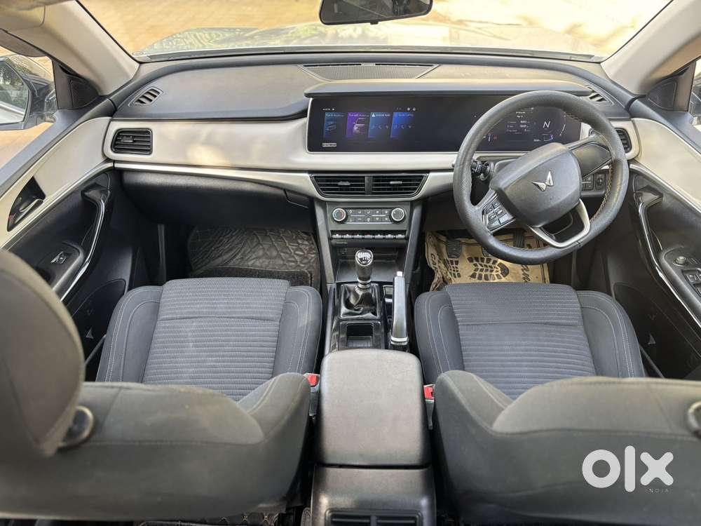 Mahindra Xuv700 2.2 Ax 5 Diesel Mt 7 Str, 2022, Diesel