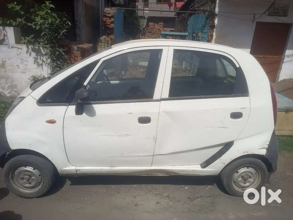 Tata Nano 12 Ka Model Petrol Jyada Piti Hai
