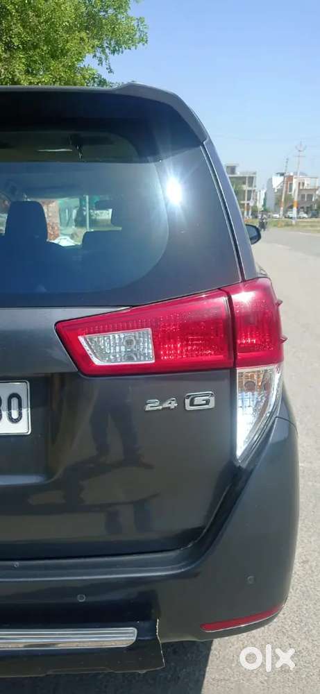 Toyota Innova Crysta 2022 Diesel 34500 Km Driven