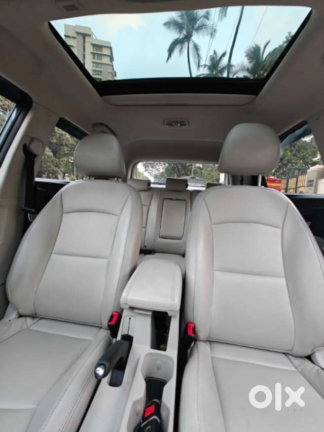 Mahindra Xuv300 1.2 W8 (o) Amt Petrol, 2022, Petrol
