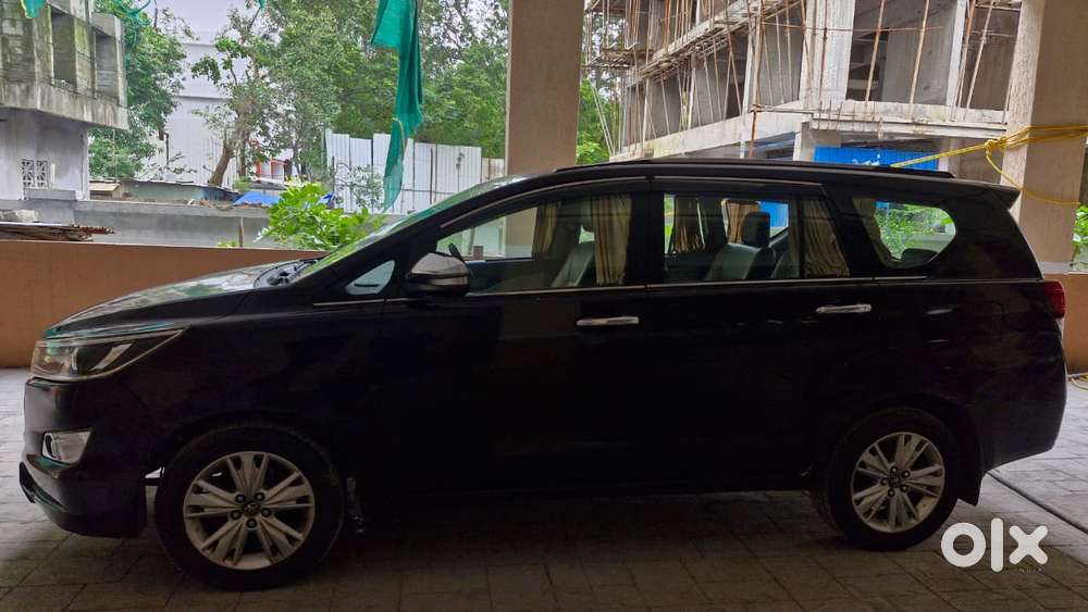 Toyota Innova Crysta 2.8 Zx At 7 Seater, 2017, Diesel