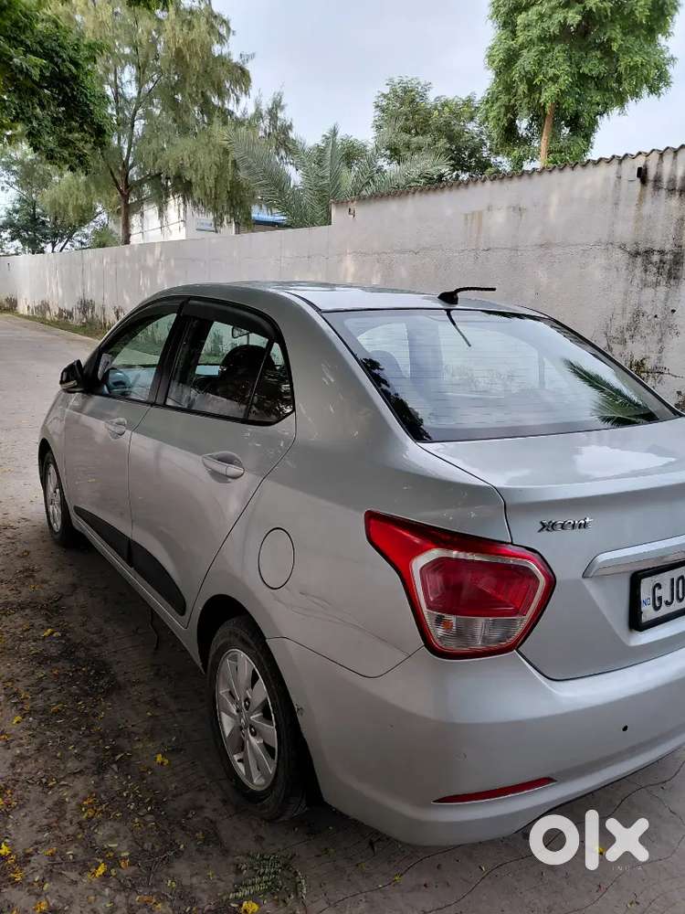 Hyundai Xcent Diesel 2015 New Tayrs