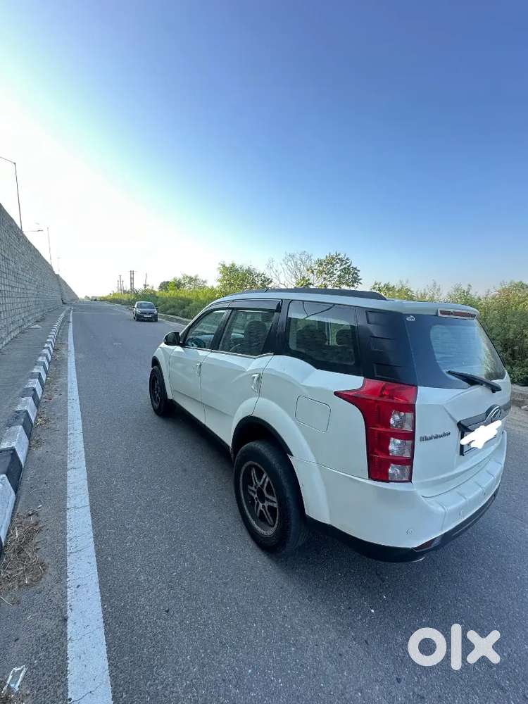 Mahindra Xuv500 W10 With Sunroof Diesel 2018