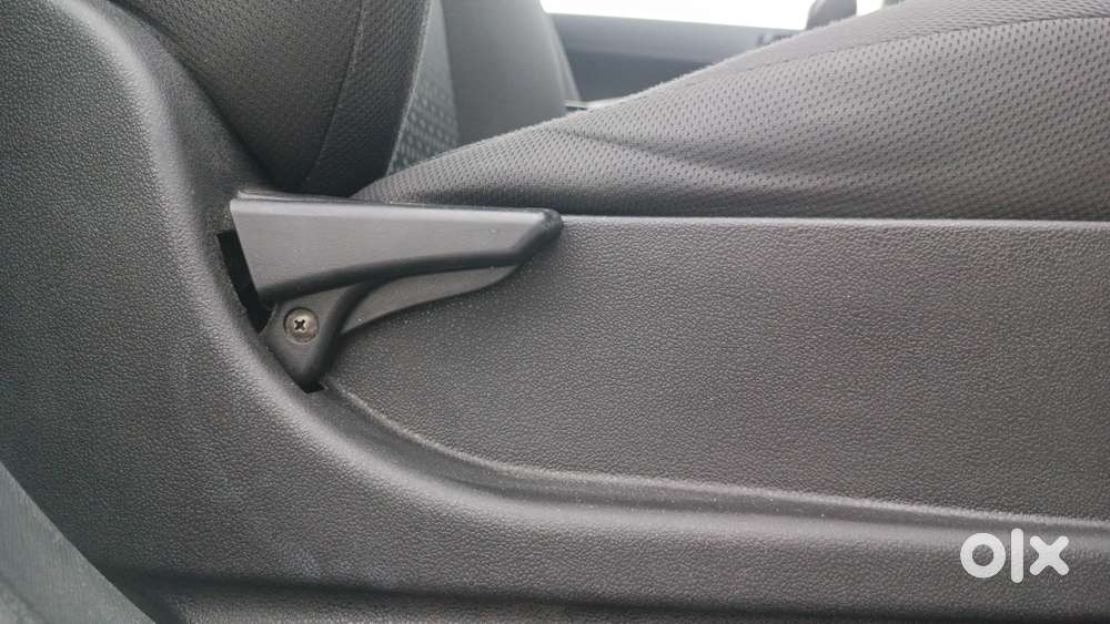 Tata Nexon 1.2 Revotron Xe, 2018, Petrol