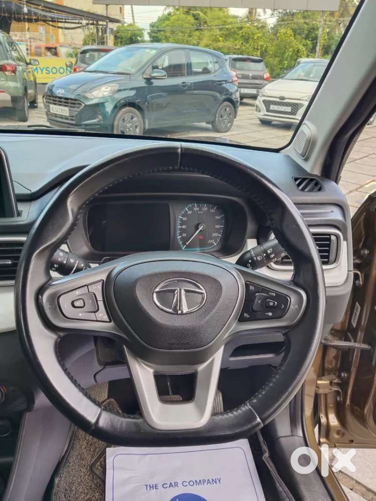 Tata Punch Creative Dual Tone Amt Sunroof, 2023, Petrol