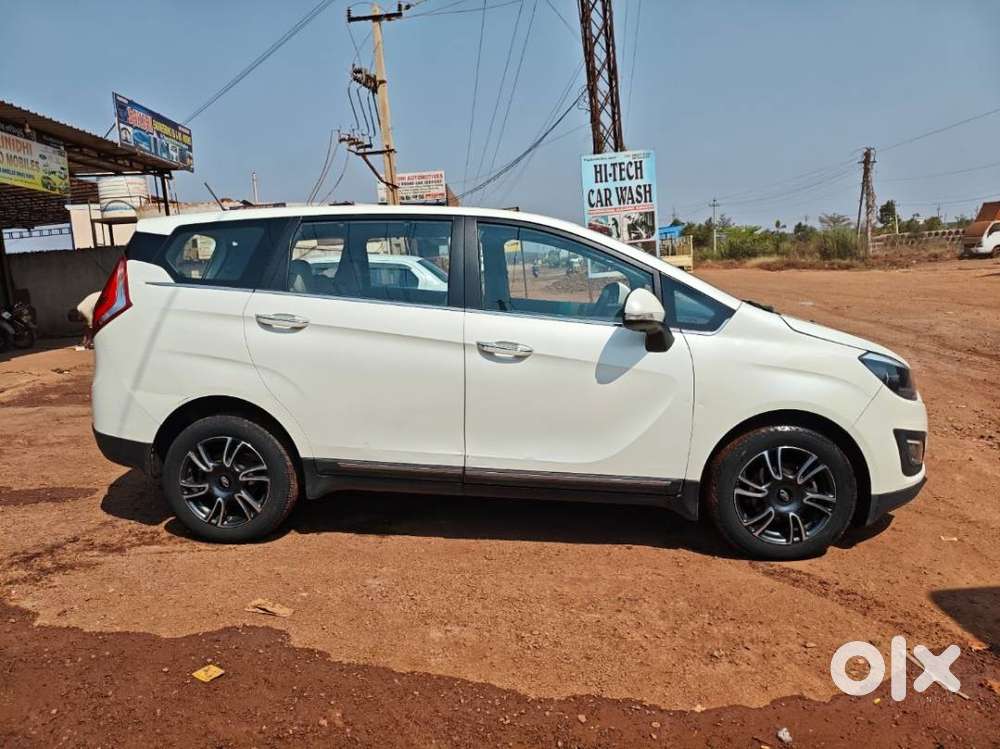 Mahindra Marazzo M8 - 8 Str