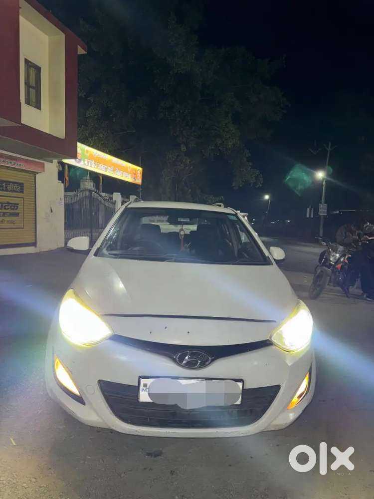Hyundai I20 2012 Diesel Good Condition 25kmpl Milage
