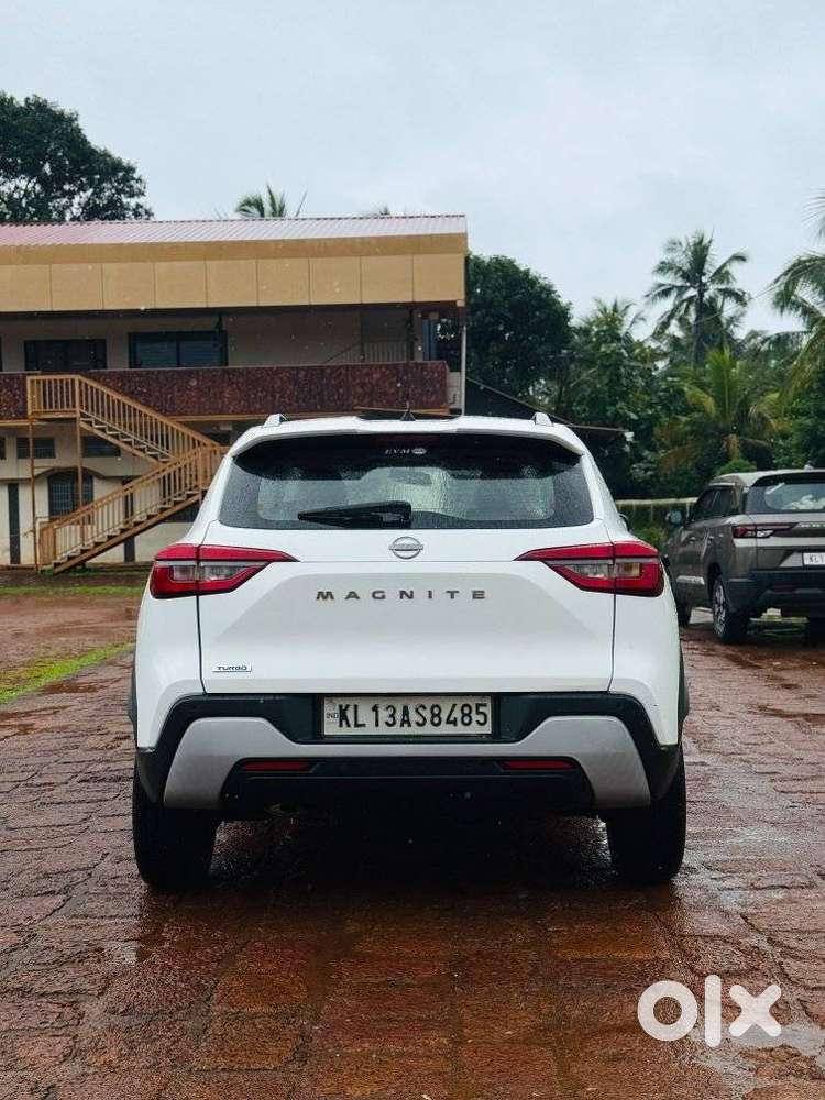 Nissan Magnite 1.0 Xv Turbo Cvt, 2021, Petrol