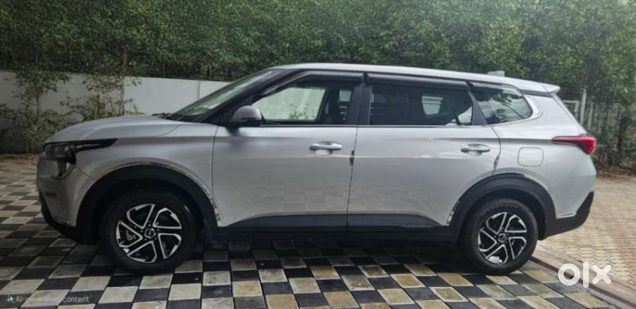 Kia Carens, 2022, Petrol