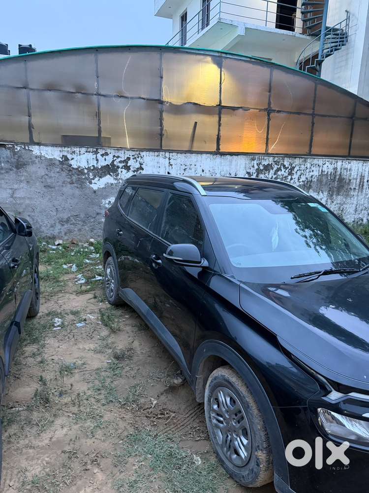 Kia Carens 1.5 Petrol 2025  7 Seater  Black  Zero Dep Until 2028