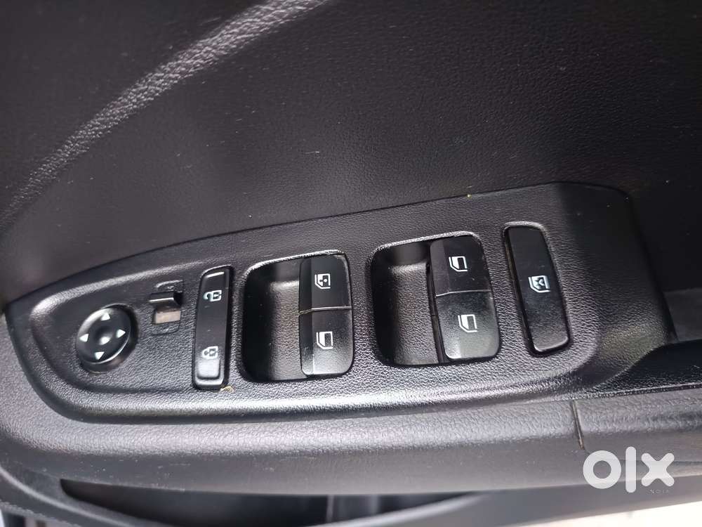 Hyundai Venue 1.2 S (o), 2019, Petrol