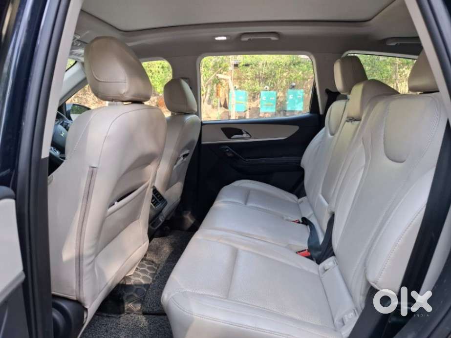 Mahindra Xuv700 Ax7 Luxury Pack Awd, 2025, Diesel